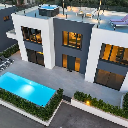 Villa Magic Sky Ii *